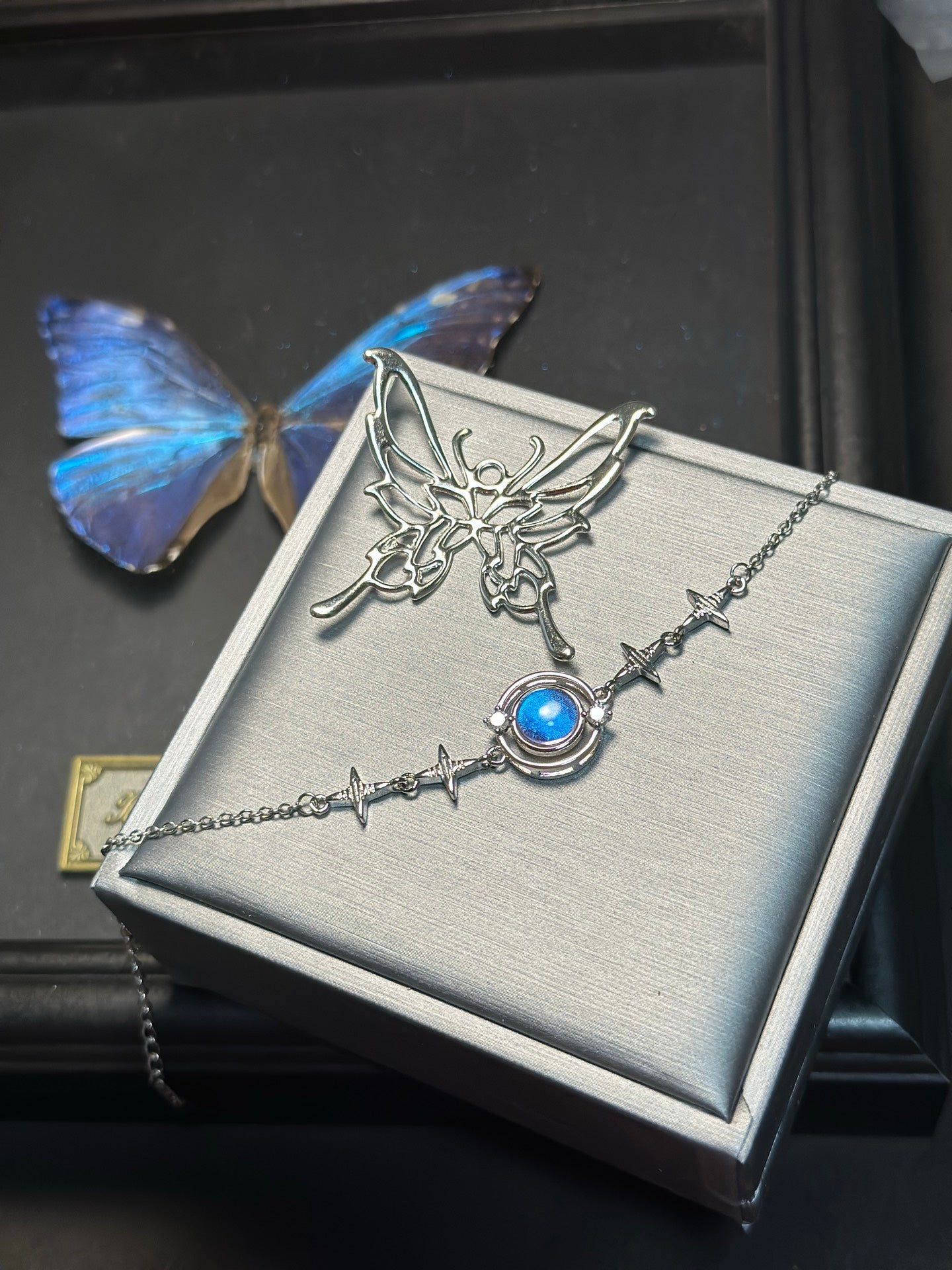 Thorn Butterfly Shadow·Moonlight Stone Bracelet